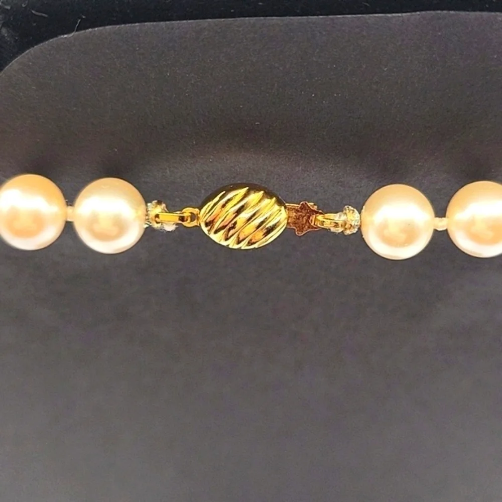 MARVELLA Vintage Faux Pearl Single Strand Necklace